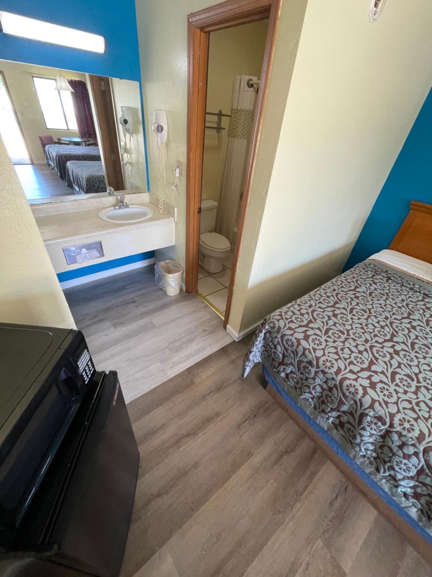 Executive Inn Маунтин Хоум Екстериор снимка
